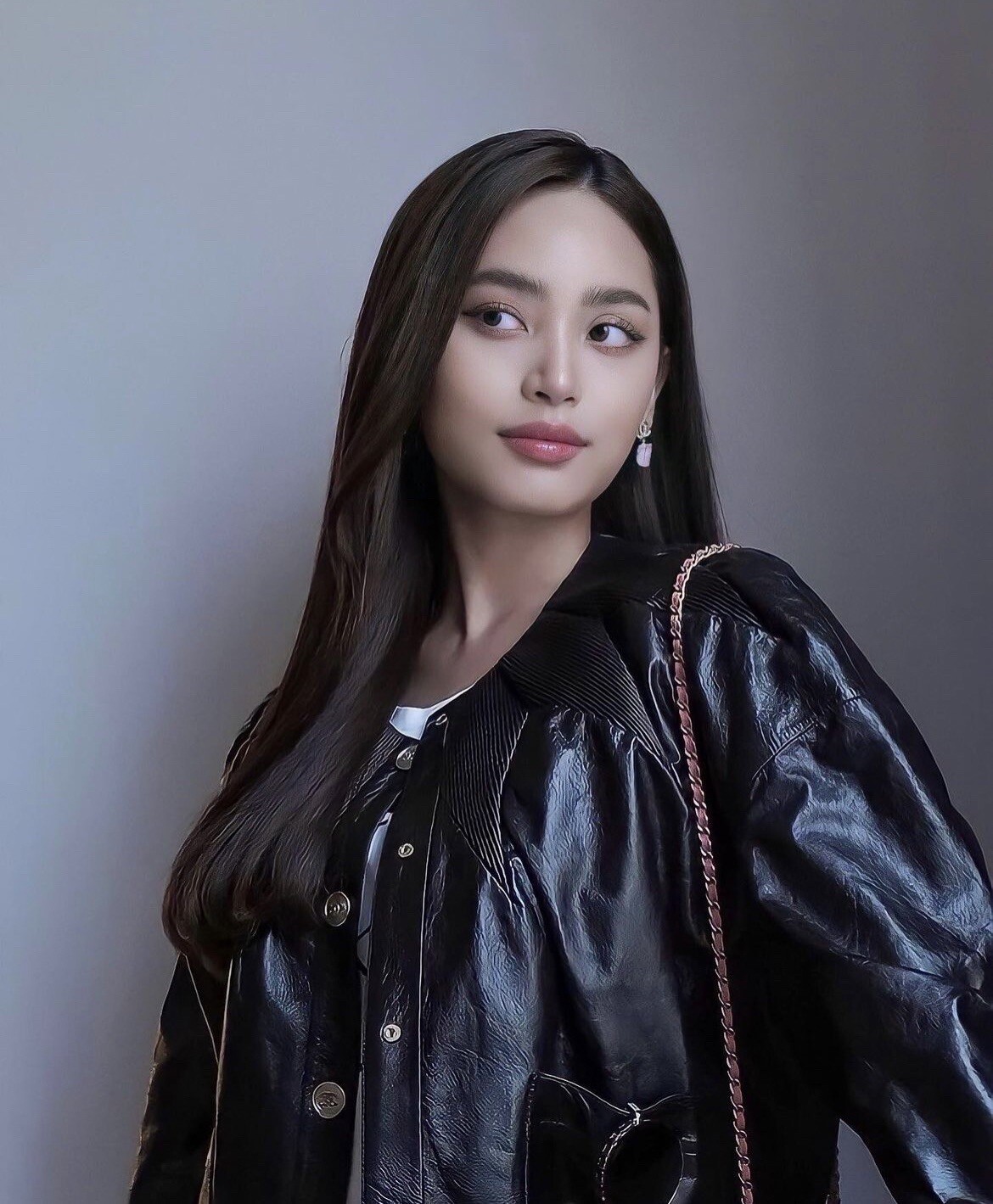 更適合亞洲人！輕透版泰妝教學，掌握「5要點」畫出高級日常混血妝容