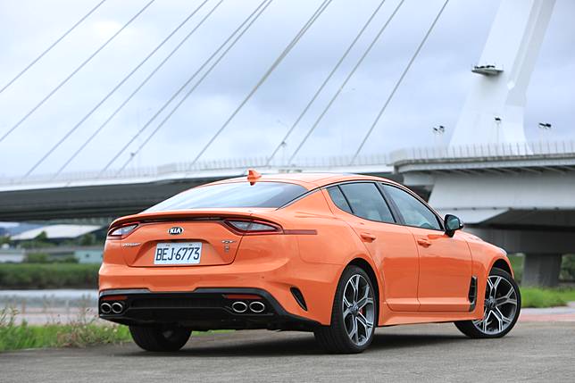 年式kia Stinger 3 3 Gt Awd國內試駕 蘋果日報 Line Today