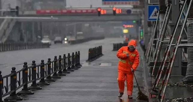外媒直擊武漢封城第1週　醫院遺體無人理會、民眾陳屍路邊