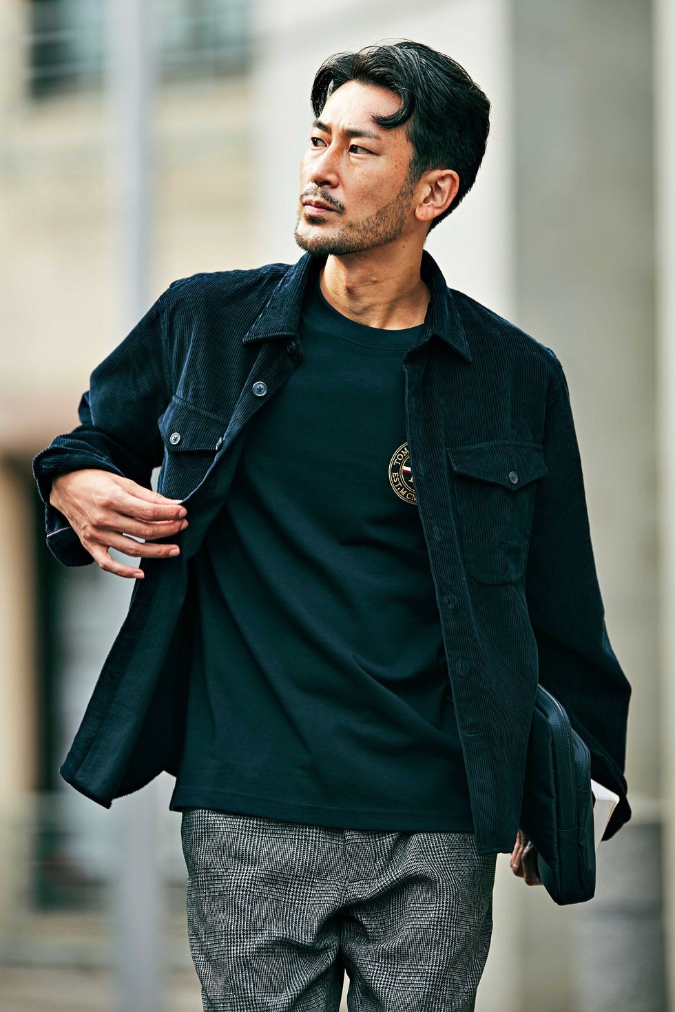 新たなワーキングスタイルに最適 両胸ポケットシャツ4選