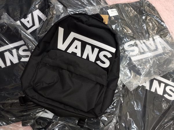 Kumo shoes-現貨 Vans Backpack LOGO 後背包 休閒 黑 書包