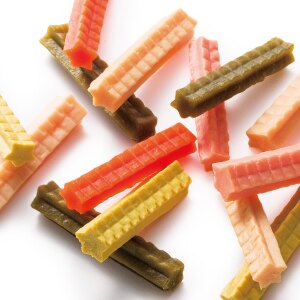 以雞胸肉為基底製成的口腔保健零食。藉三重效果維護愛犬的口腔健康