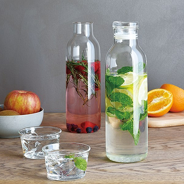 來自日本的設計品牌n典雅流線瓶身，易握便利n極簡透明，瓶內色彩裝點居家空間