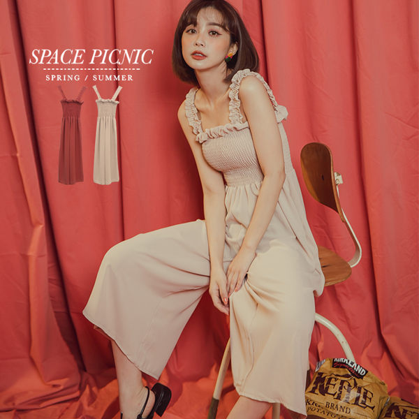 連身褲 Space Picnic｜胸鬆緊細肩雪紡連身寬褲(預購)【C19053017】