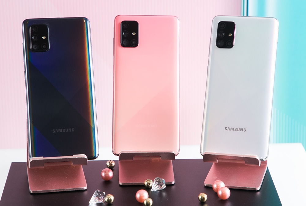 三星 Galaxy A71 大螢幕四鏡頭新機開賣，登錄送 10,000mAh 行動電源