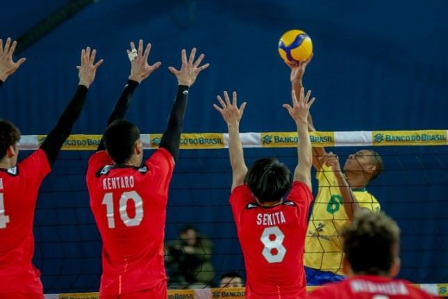 バレー 男子親善試合 日本対ブラジル第1戦 日本が３ ０でブラジルを撃破 バレーボールマガジン