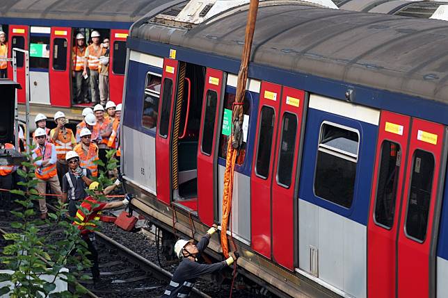 MTR Corp And KMB Lay On Extra Bus Services To Cope With Evening Rush ...