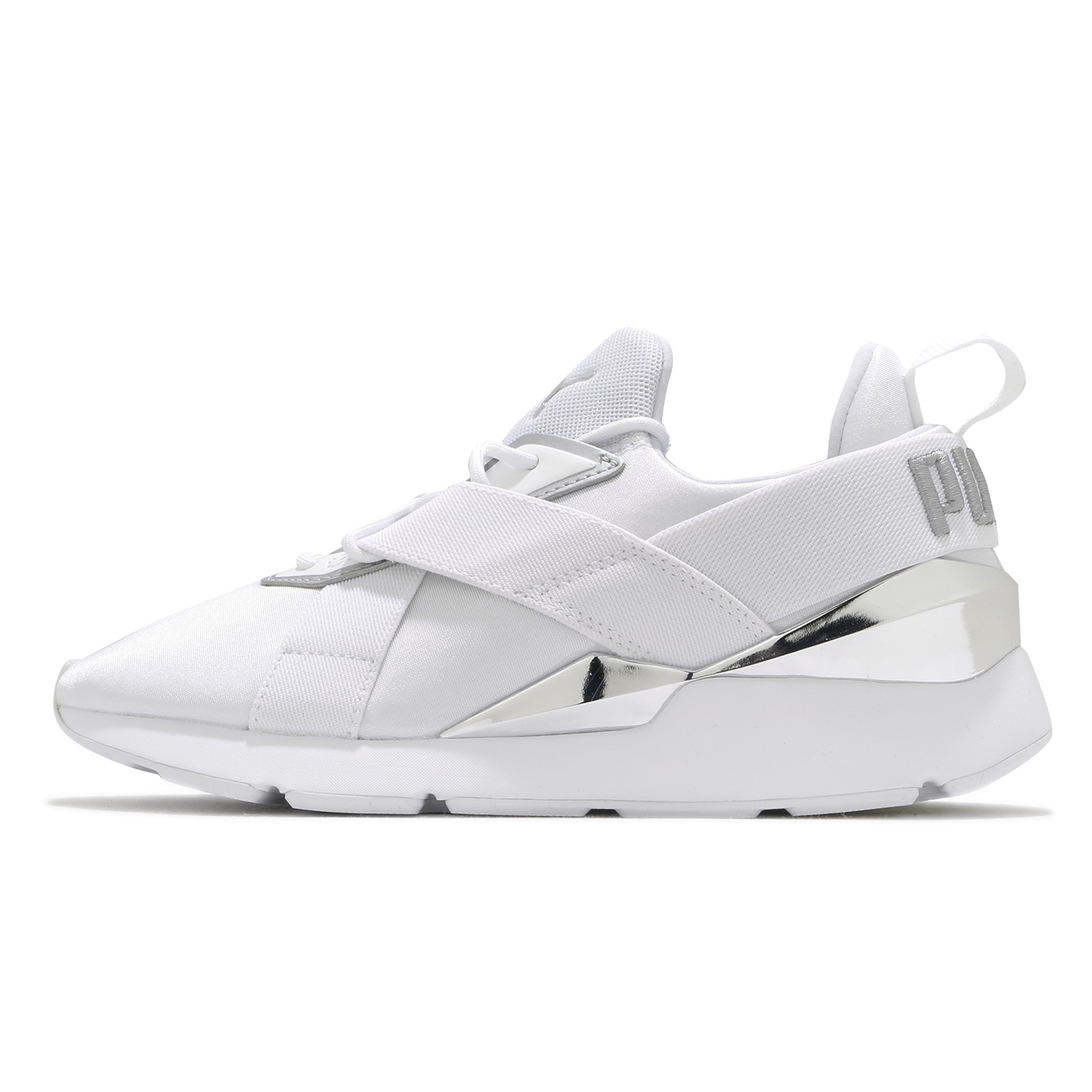 -商品型號：37513102-商品定價：3280-商品特色：Muse X-2 Metallic Wn's 是一雙具有女性跑鞋概念發想的鞋款，鞋面X型的伸縮織帶讓穿著時腳背更貼合鞋面，加以後腳跟鑽石TP