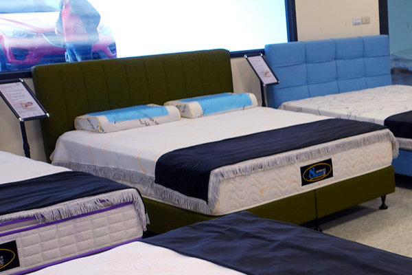 台中床墊工廠直營,台中獨立筒床墊,大里八鐘頭展示工廠,平價乳膠獨立筒床墊, 彈簧保固10年、流程透明手工客製獨立筒床墊