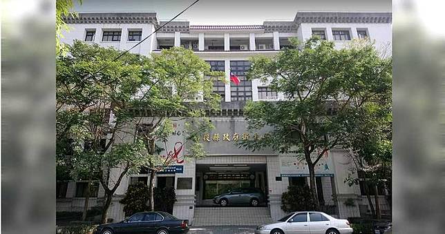 扯！男子不甩防疫規定　剛返台就出門環島…警方1天抓到人
