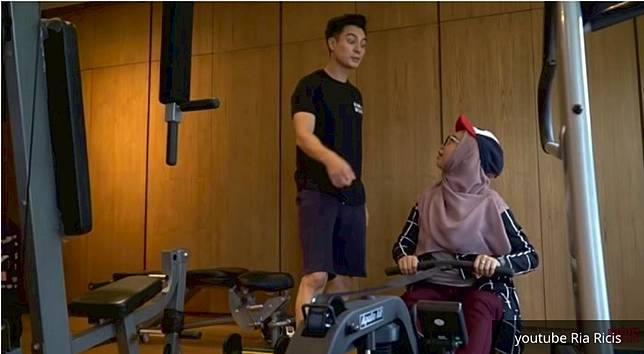 alat workout di kamar