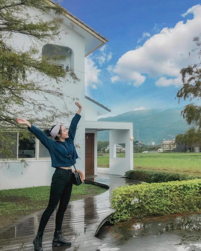 宜蘭住宿推薦｜有著好山好水魅力的宜蘭一直是大家旅遊的首選聖地，這次小編幫大家精選2021最新15間【宜蘭住宿推薦】！從高CP值 宜蘭背包客棧 、熱門 宜蘭親子住宿 ，到超豪華的 宜蘭住宿包棟 ，一個人到一群人的選擇通通有～趁連假安排一趟超讚的宜蘭之旅吧！