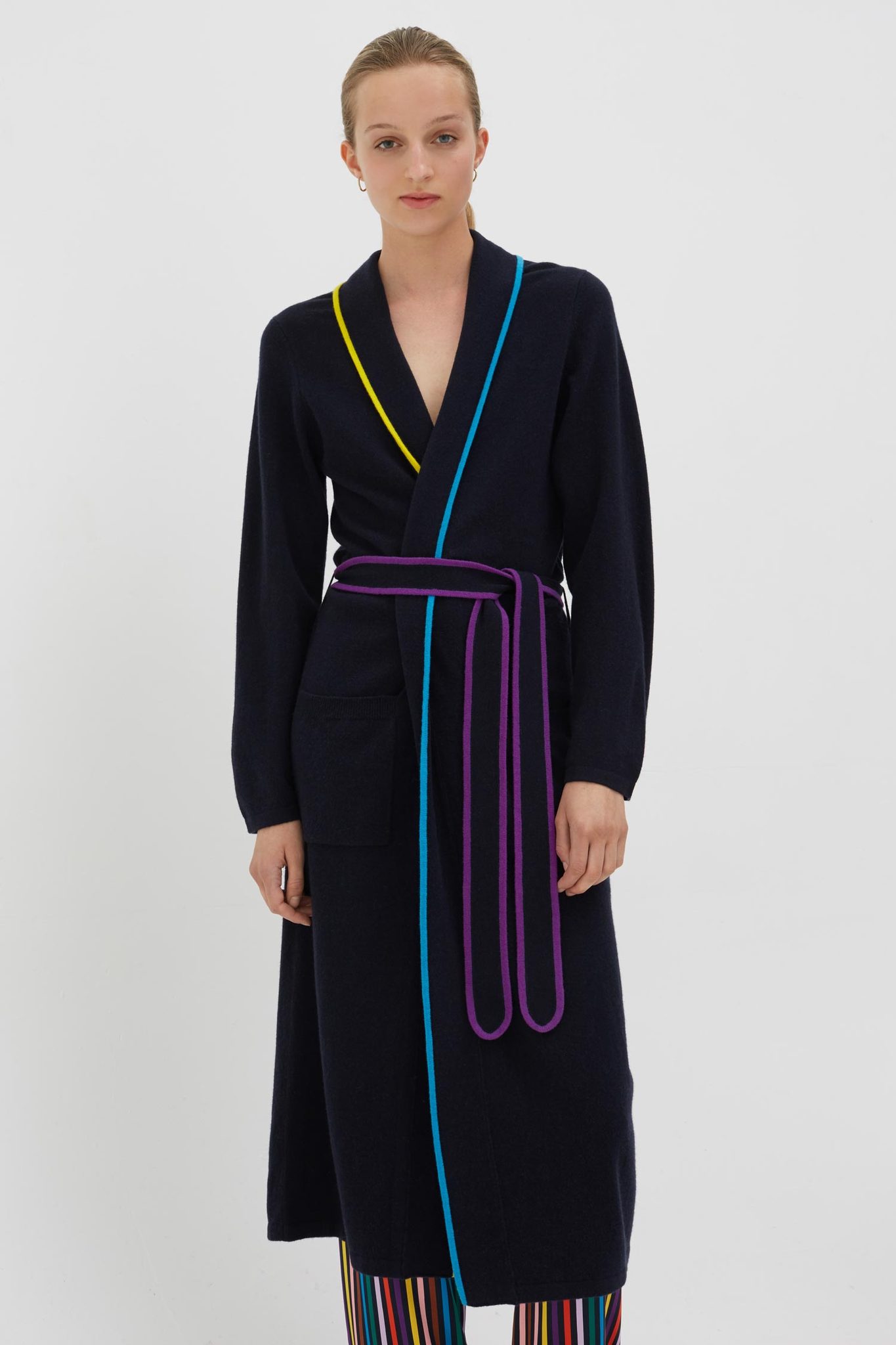 In classic navy, this wool dressing gown is knitted with a touch of cashmere for a superlatively sof