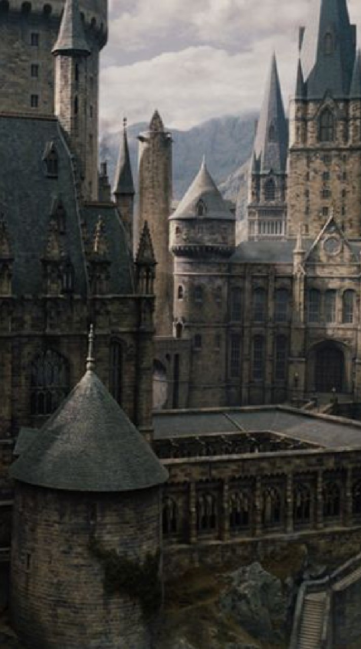 [ Hogwarts ]