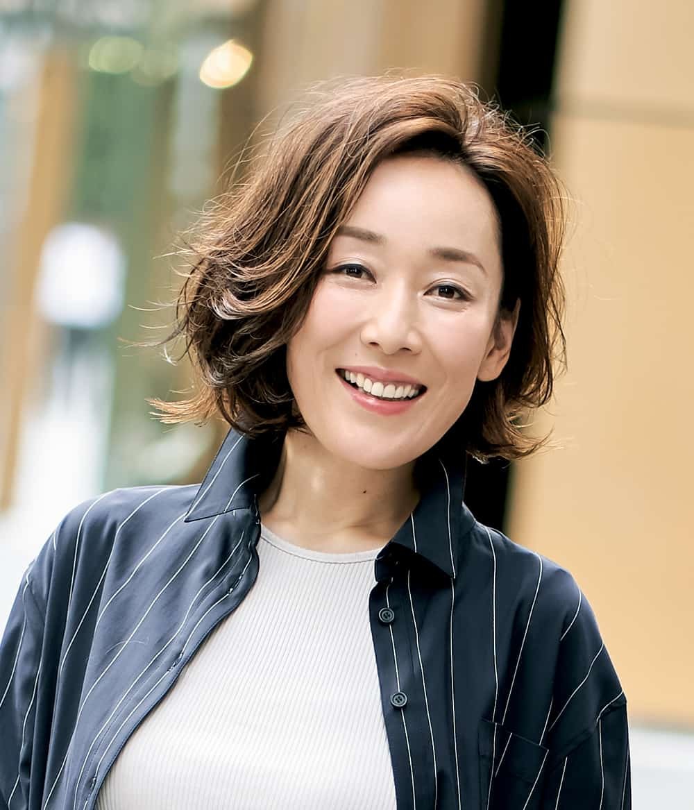 カジュアルの格を上げてくれる 髪流れがキレイなボブ 40代の毎日ヘアスタイル
