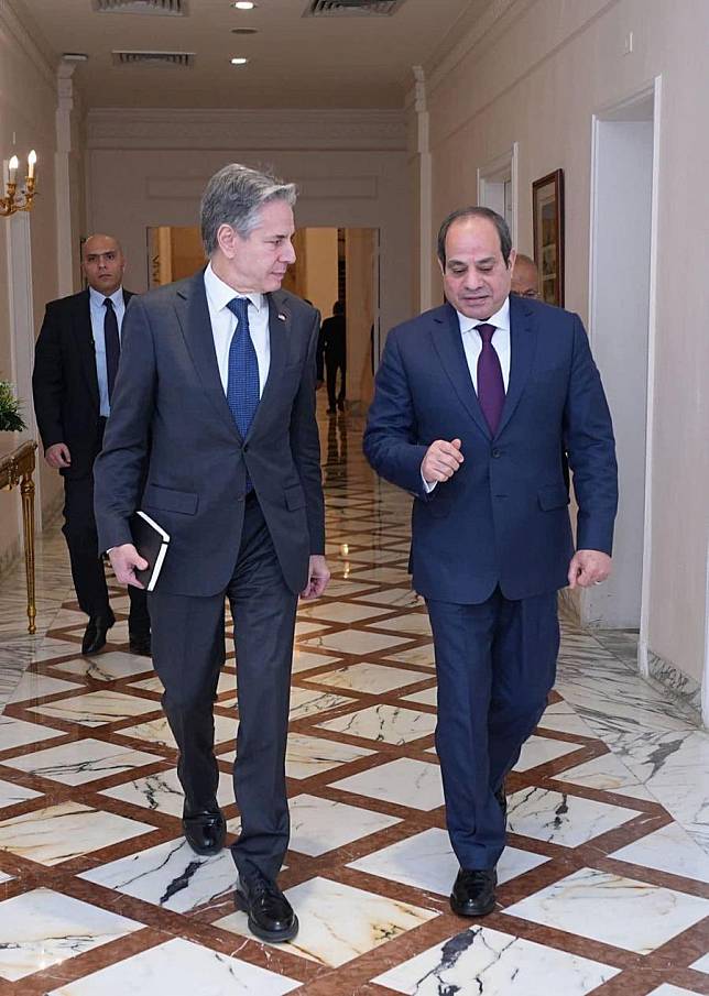 Egyptian President Abdel-Fattah al-Sisi (R, Front) meets with U.S. Secretary of State Antony Blinken (L, Front) in Cairo, Egypt, on Feb. 6, 2024. (Egyptian Presidency/Handout via Xinhua)