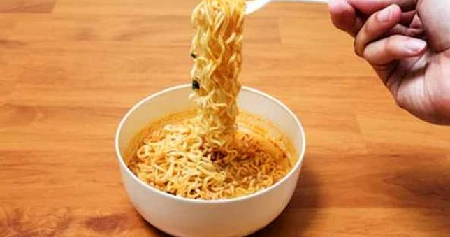 女友不愛吃泡麵！20歲男怒分手：八字不合　網PO「荒謬理由」