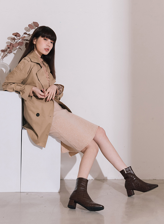 D+AF質感壓紋方頭中跟短靴 短靴穿搭 女