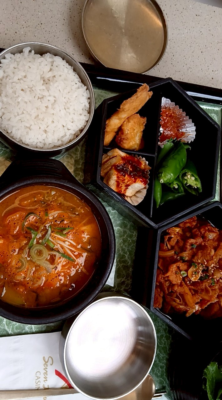 ぼっち飯回避！🇰🇷ひとり韓国旅行🍽️飯友募集🍜グルメ情報ホテル情報も❗