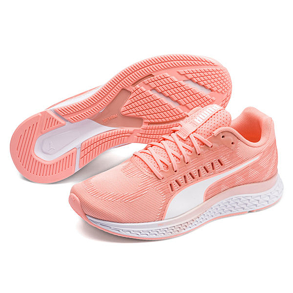 SPEED“Assault”設計輕巧n給人留下深刻印象n其先進的設計融合了旨在讓運動員更快的增強技術