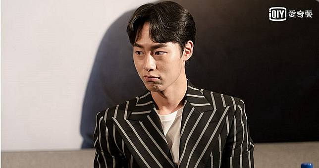 穿戲服遊蕩西班牙大街　李宰旭不良造型嚇壞老外