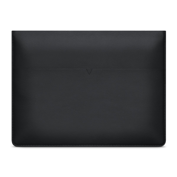這款 MacBook 護套專為收納 13 吋 MacBook Air 與 MacBook Pro 而設計，採用由再生塑膠打造的機能面料 Technik-Leather 製成，內襯採用塑膠水瓶再生製成的