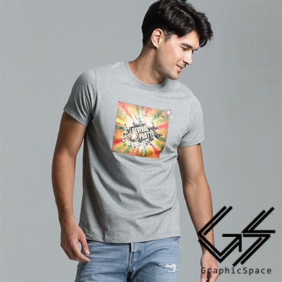 國際大廠同等100%精梳棉，磨毛處理EPSON原廠墨水噴印，無毒環保Made in Taiwan，依國人身形量身打版歐美設計師圖騰，風格用色多樣除T恤外為MODEL搭配私物