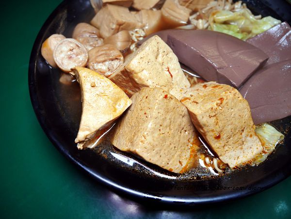 【新莊加熱滷味】二十一食堂 麻辣滷味 新莊花生堂 #炒泡麵 #鴨血臭豆腐 #銅板美食 (15).JPG