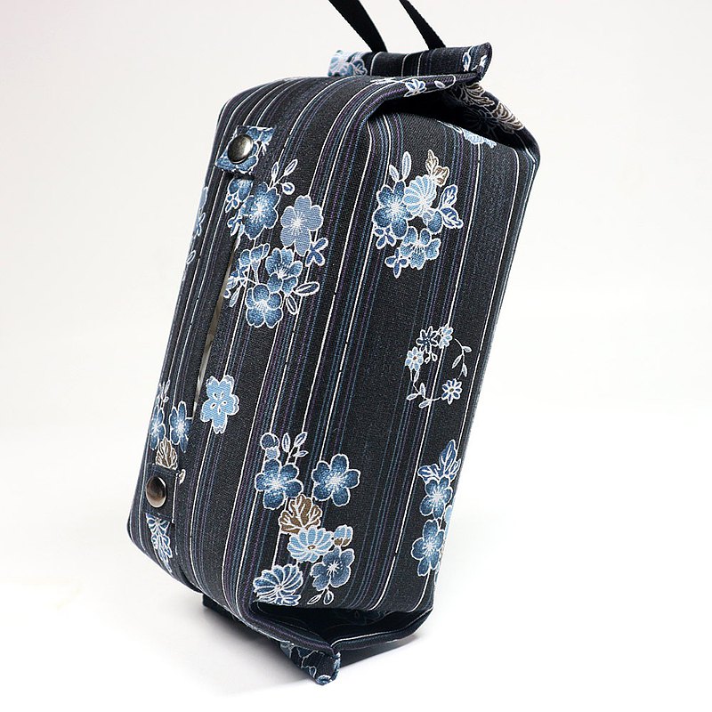 挑選一件喜愛的花色為家裡的衛生紙多添一件衣服~