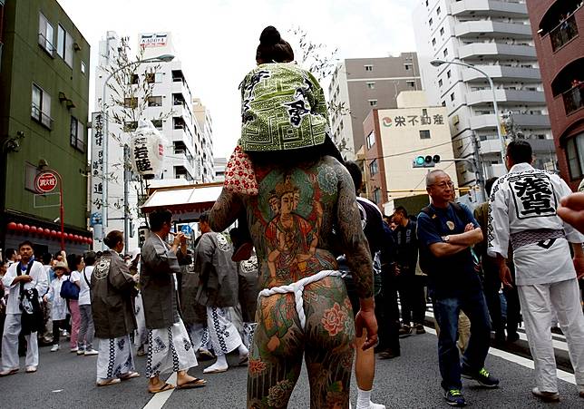 日本淺草三社祭19日落幕暴力團 全身刺青 成最大吸睛特色 上報 Line Today