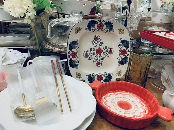 倪倪愛旅遊－『台中購物商圈推薦』台中在地人後花園小歐洲，綠意盎然異國購物散策－台中市大隆路商圈日韓、歐美私貨精品挖寶直擊分享