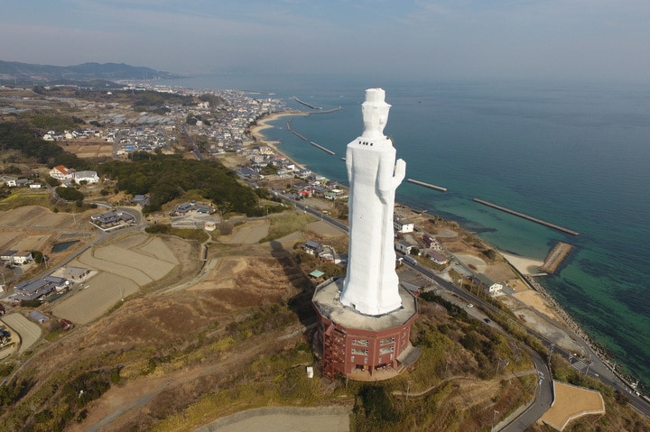 昔は観光名所 淡路島 百メートル観音像 のあわれな末路