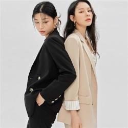 ◎年輕一點。穿韓都～|◎|◎商品名稱:西裝翻領排扣薄款西裝外套MX10119-創翊韓都品牌:HSTYLE品牌定位:流行品牌款式:西裝外套適穿性別:女生顏色:黑色系,米色系,粉紅色系適穿季節:秋冬主材質
