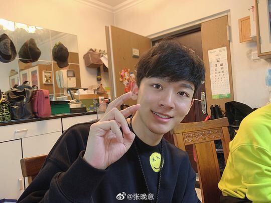 近期爆火男星的青澀舊照！鄧為、成毅風格差異大，陳哲遠、曾舜晞從小顏值就高！