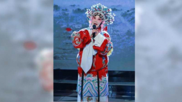 險被京劇頭飾壓暈 楊燕超強肺活量連冰冰都驚艷