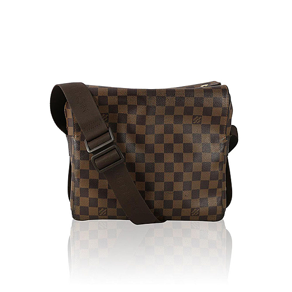 品牌：Louis Vuittonn狀況：8.8新 n顏色：棋盤格