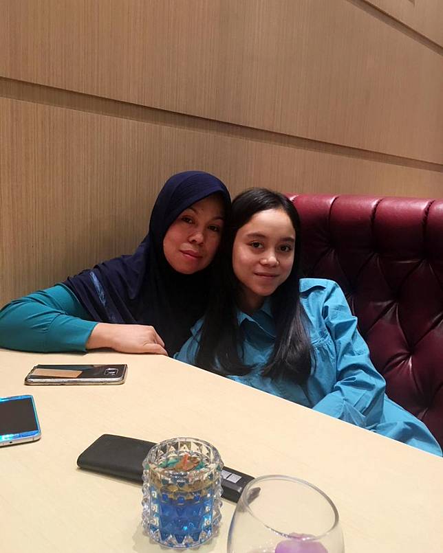 Lesti D'Academy Jadi Pedangdut Hits, Ini 7 Potret Sederhana Keluarga