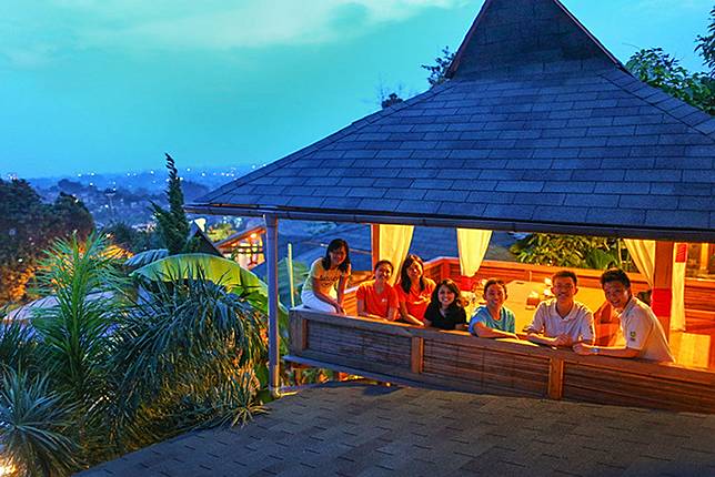 10 Tempat Seru di Bandung Ini Asik untuk Buka Bersama