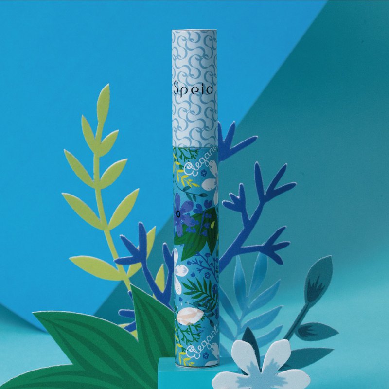 好看、好搭又好玩的唇頰兩用棒誕生了！包包裡只要有它就可以快速搞定唇彩、頰彩及眼彩。 選用最符合亞洲女孩的三大色號以及夢幻打亮色，並且添加乳木果油、玫瑰果籽油、摩洛哥堅果油以及維他命E，在使用的同時滋潤