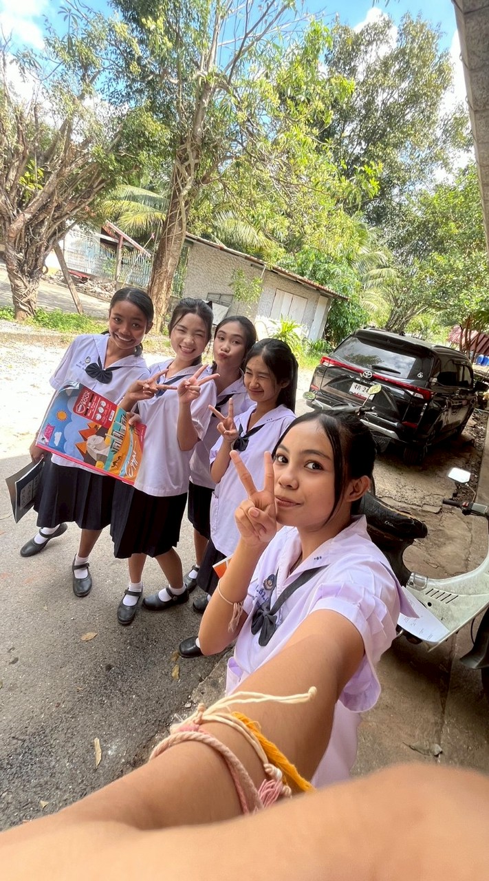 ห้าสาววว