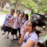 ห้าสาววว