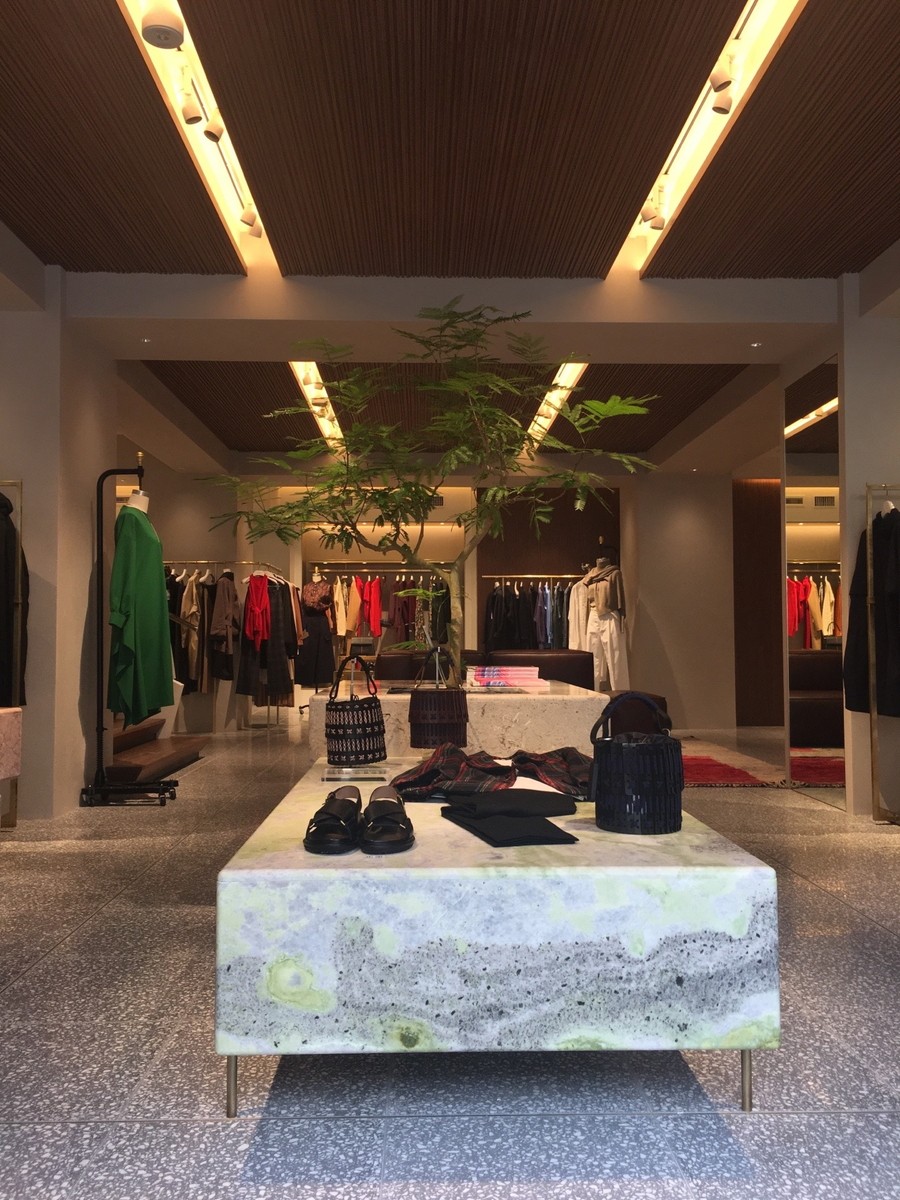 ユナイテッドアローズが銀座と青山の店舗を相次いで閉店