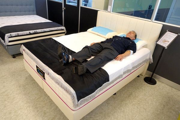 台中床墊工廠直營,台中獨立筒床墊,大里八鐘頭展示工廠,平價乳膠獨立筒床墊, 彈簧保固10年、流程透明手工客製獨立筒床墊