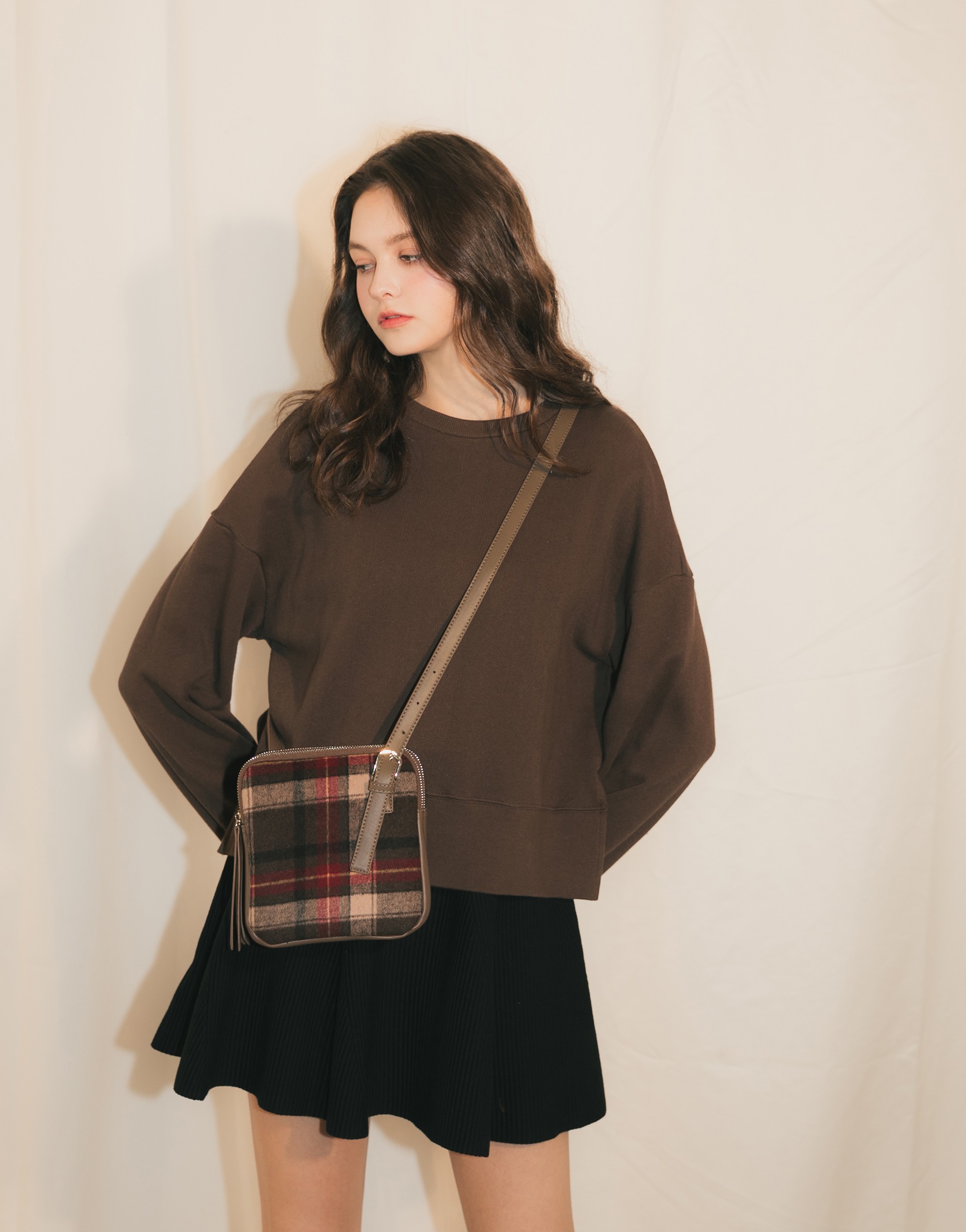 PAZZO+MIT 百搭澎澎感側開岔基礎大學TEE