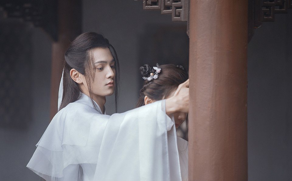 熱播古裝甜寵劇古裝男神8：王潤澤 飾演《傾世錦鱗穀雨來》寧修睿