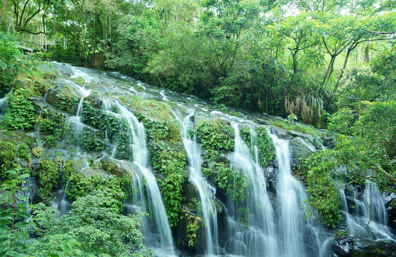 嘉義梅山太興飛瀑(圖片來源/shutterstock.com)