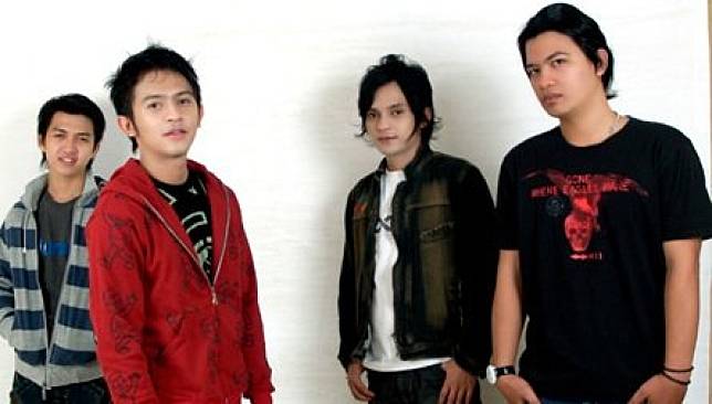 Setelah Ditinggal Vokalis, 5 Band Ini Meredup