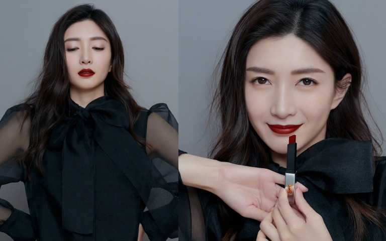  江疏影手上拿的是 YSL奢華緞面絲絨唇膏#107，讓她擦起來特別有氣勢。（圖／IG）