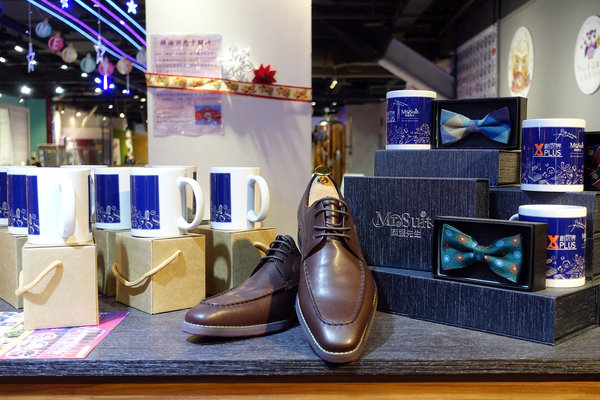 桃園西服推薦-西服先生，X-PLUS創世界服飾聯合展示會，進口日本高精密科技裁剪床、獨立設計師團隊，快速、合身的平價桃園訂製西服