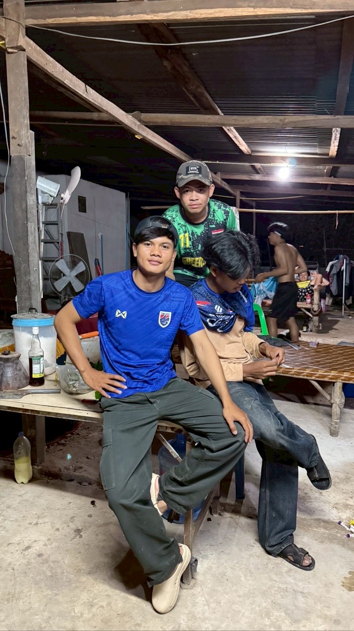 ฟ.ฟาร์มไก่ชนร้อยเอ็ด